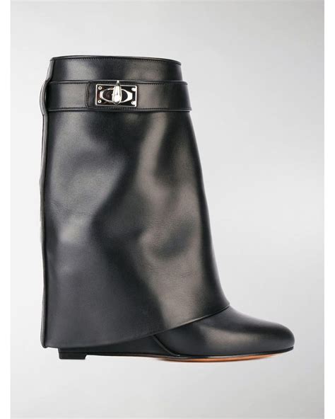 nuovi stivali givenchy|Stivali Shark Lock in pelle in Nero .